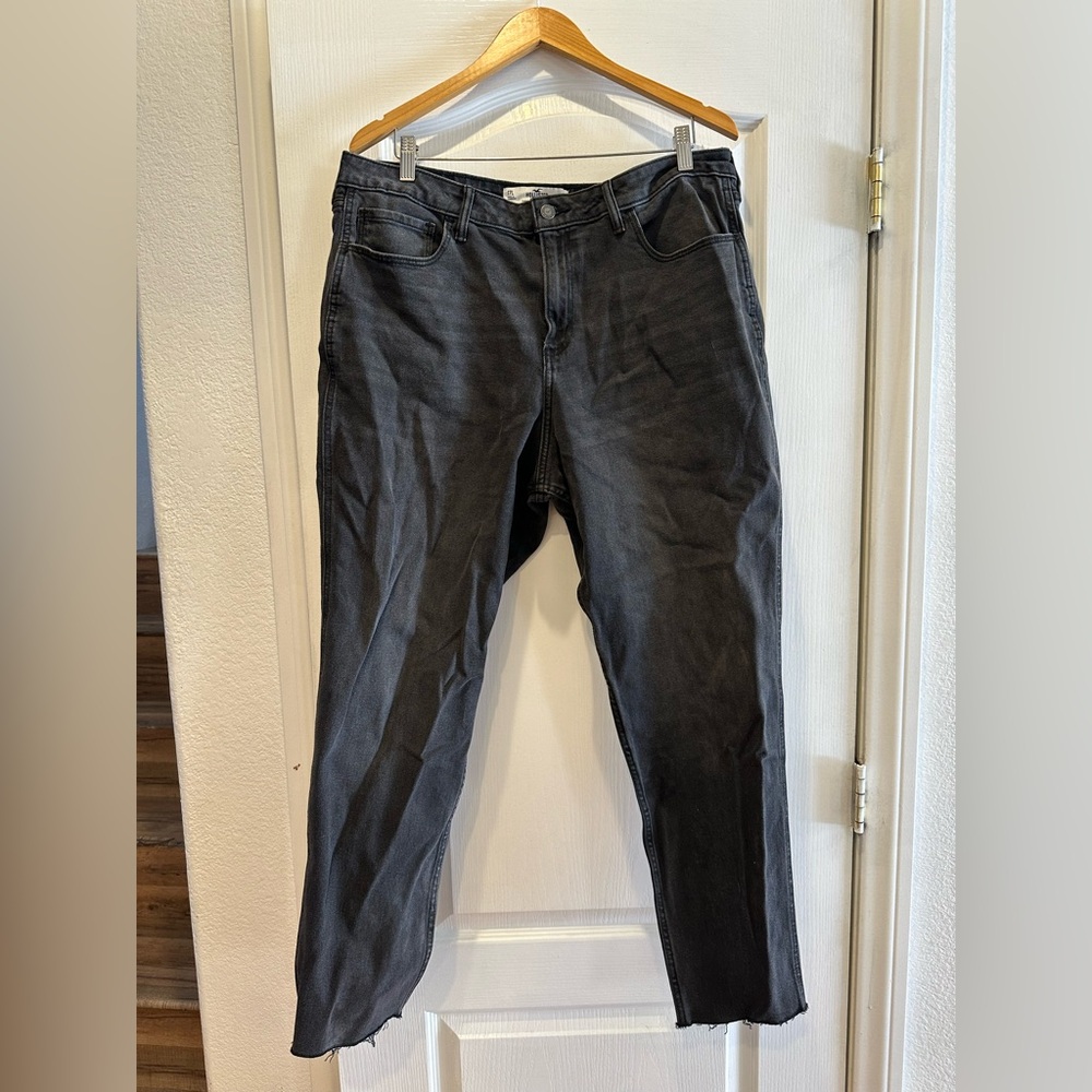 Hollister Curvy High-Rise Mom Jean